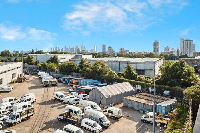 2 Bedroom Flat For Sale In Channelsea Road, London, E15