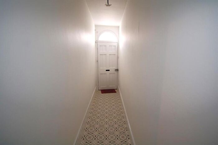 4 Bedroom House To Rent In Oaten Hill, Canterbury, CT1