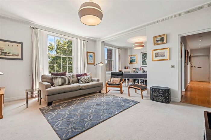 2 Bedroom Flat For Sale In North End House, Fitzjames Avenue, London, W14