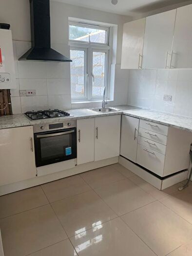 2 Bedroom Flat To Rent In Hertford Road, Enfield, EN3