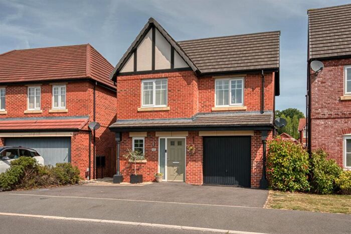 3 Bedroom Detached House For Sale In Damstead Park Avenue, Alfreton, DE55