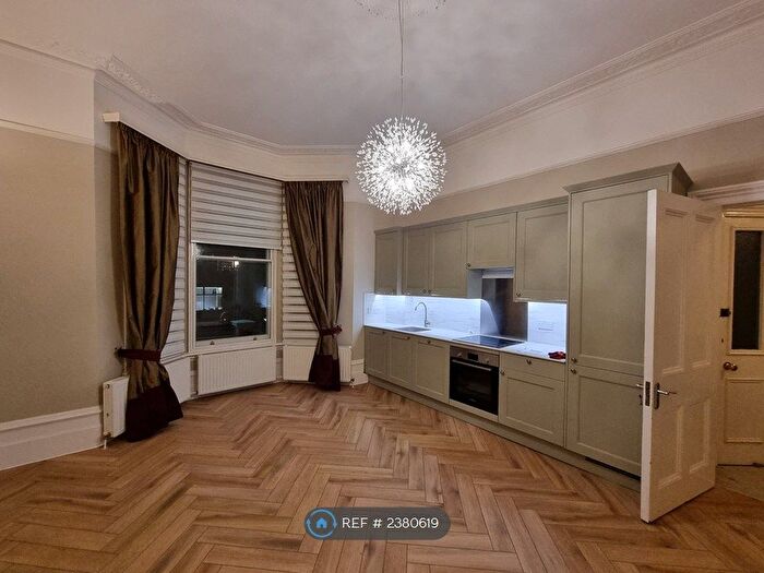 2 Bedroom Flat To Rent In Chiswick High Road, London, W4