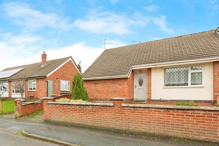 2 Bedroom Bungalow For Sale In Dovedale Road, Leicester, Leicestershire, LE4