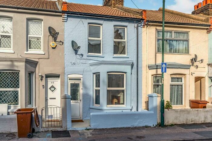 3 Bedroom Terraced House To Rent In Gillingham, Kent, ME7