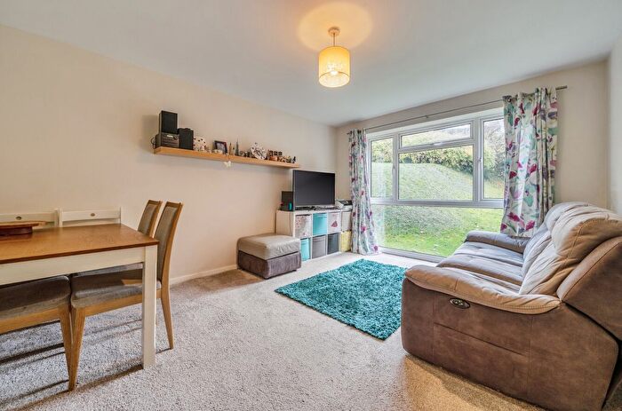 2 Bedroom Flat For Sale In Kaybridge Close, High Wycombe, Buckinghamshire, HP13