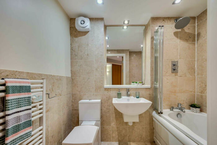 2 Bedroom Flat To Rent In Cross Granby Terrace, Leeds, LS6