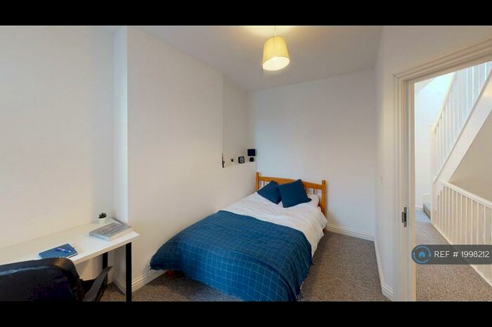 4 Bedroom Terraced House To Rent In Montgomerie Road, Southsea, PO5