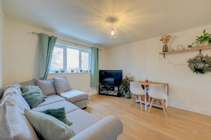 1 Bedroom Flat To Rent In George Lane, Hither Green, London SE13