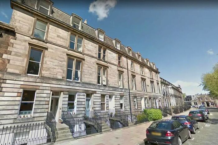 3 Bedroom Flat To Rent In , Dean Terrace, Edinburgh, EH4
