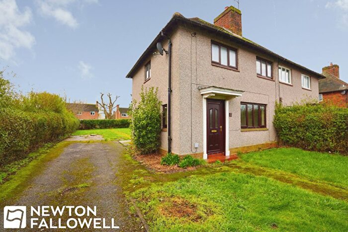 3 Bedroom Semi Detached House For Sale In Simon Close, Woodbeck, DN22