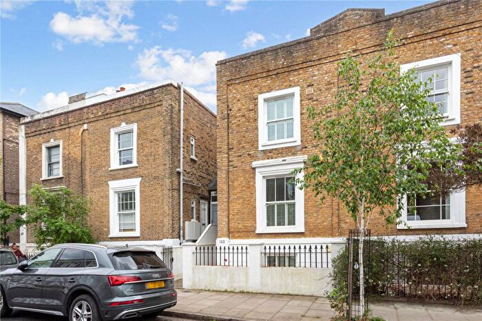 3 Bedroom Semi Detached House For Sale In Albion Drive, London, E8