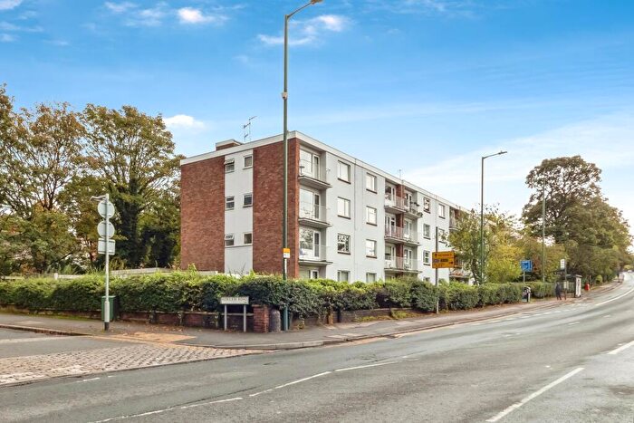 2 Bedroom Flat For Sale In Mansfield Road, Nottingham, NG5