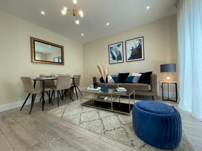 3 Bedroom Terraced House To Rent In Crescent Drive, GU12