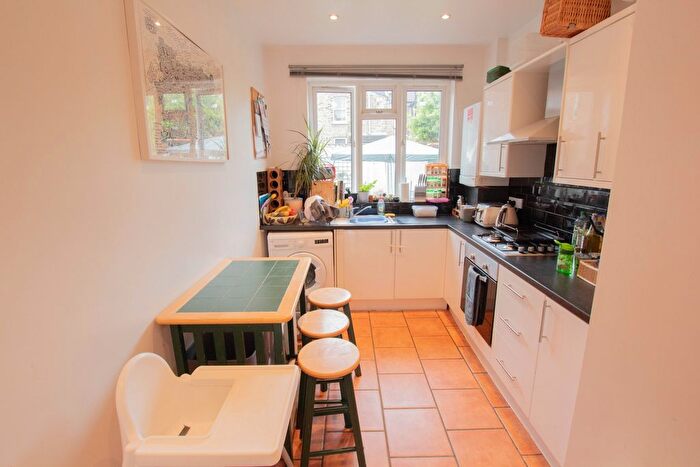 3 Bedroom Semi Detached House To Rent In Twickenham Road, London, E11