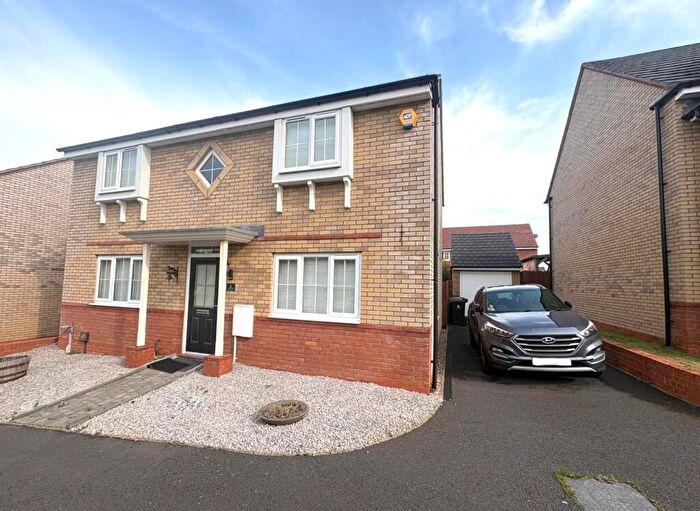 4 Bedroom Detached House To Rent In Hillary Close, Oakley Vale, NN18