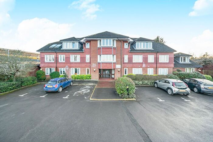 1 Bedroom Flat For Sale In Guildford, Surrey, GU4