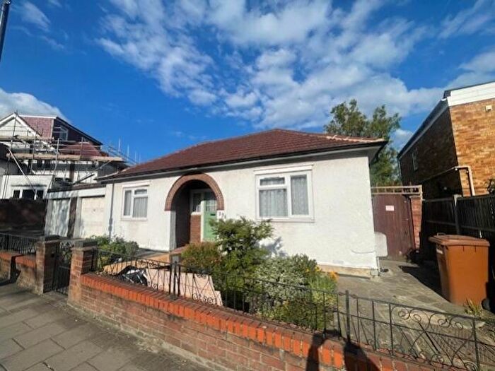 3 Bedroom Bungalow To Rent In High Road, Harrow, Middlesex, HA3