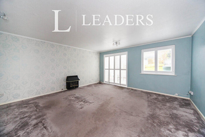 3 Bedroom Semi Detached House To Rent In Devon Road, Luton, Bedfordshire, LU2