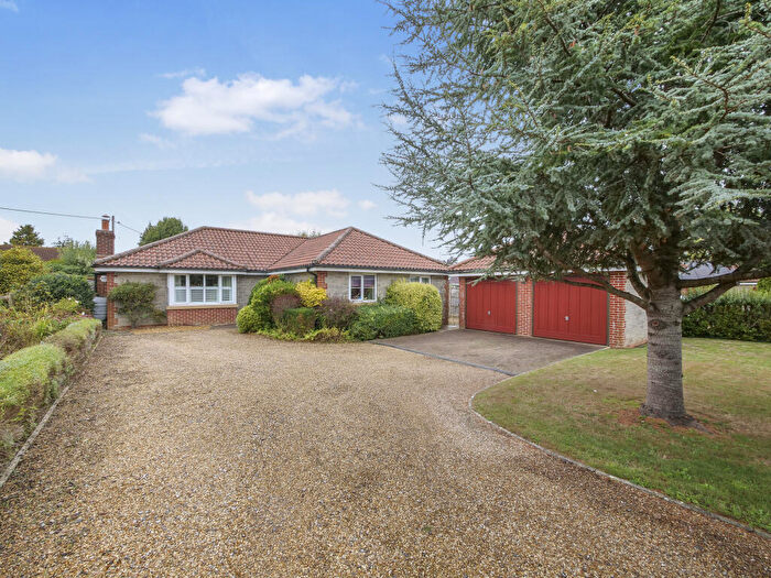 4 Bedroom Bungalow For Sale In Bibberne Row, Stalbridge, DT10