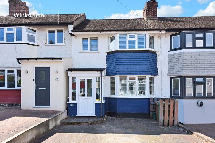 3 Bedroom Terraced House For Sale In Buckland Way, Worcester Park, KT4