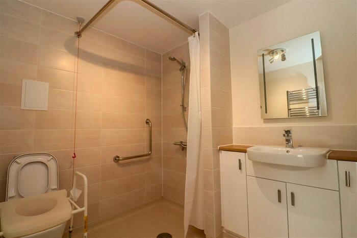 2 Bedroom Flat For Sale In The Dean, Alresford, SO24