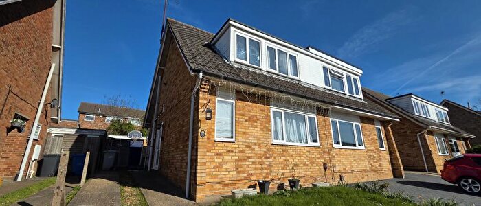 3 Bedroom Semi-Detached House For Sale In St. Anthonys Road, Kettering, NN15