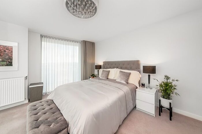 3 Bedroom Flat For Sale In Iverson Point, Harrison Walk, London, SE10