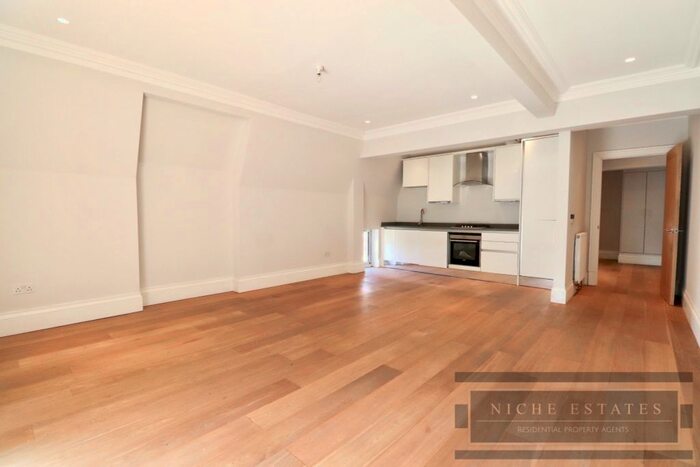 2 Bedroom Flat To Rent In Courtyard House, London, NW7