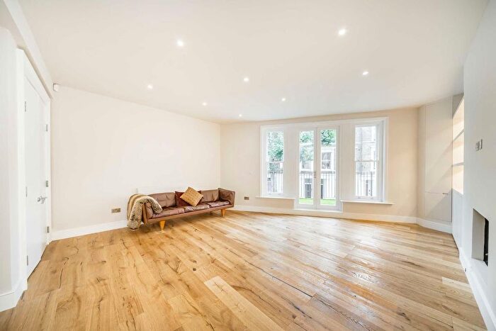 3 Bedroom Maisonette To Rent In Bevington Road, London, W10