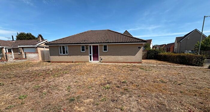 3 Bedroom Detached Bungalow To Rent In Windmill Close, Lakenheath, Brandon, IP27