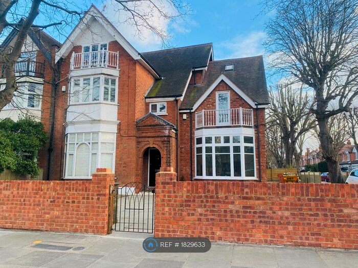 2 Bedroom Flat To Rent In Hampton Road, Twickenham, TW2