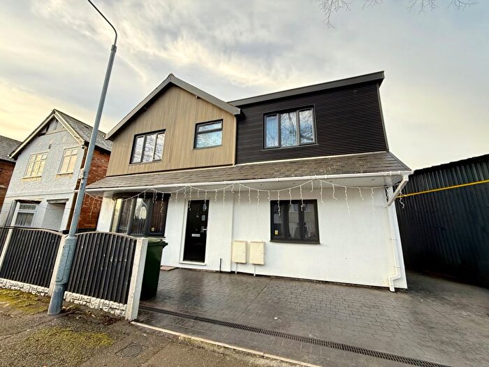 2 Bedroom Flat To Rent In Fernleigh Avenue, Nottingham, NG3