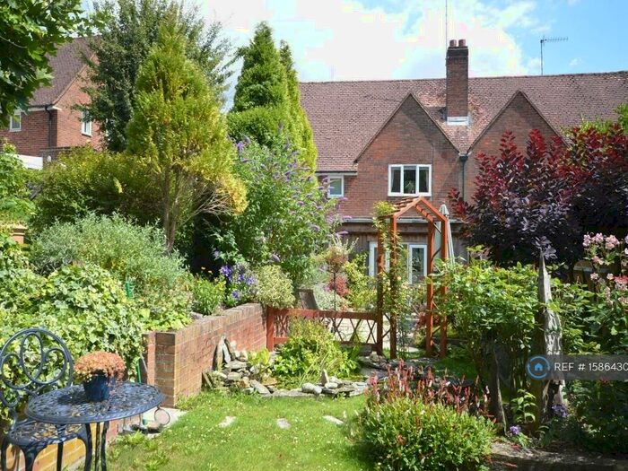 6 Bedroom Semi-Detached House To Rent In Somers Close, Stanmore, SO22