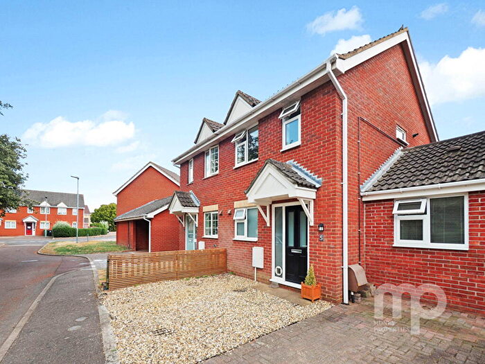 3 Bedroom Semi-Detached House For Sale In Vetch Close, Superbly Extended And Immaculate Throughout, Wymondham, Norfolk, NR18