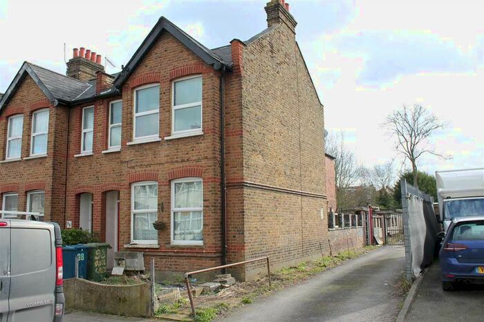 2 Bedroom Flat To Rent In Rosslyn Crescent, Harrow-On-The-Hill, Harrow, HA1