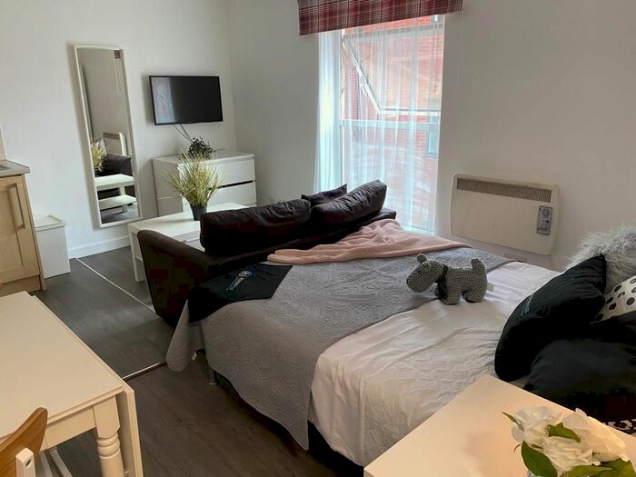 Studio To Rent In Bridge Terrace, Albert Road South, Ocean Village, Southampton, SO14