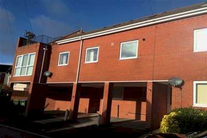 2 Bedroom Flat To Rent In Priory Road, St Denys, SO17