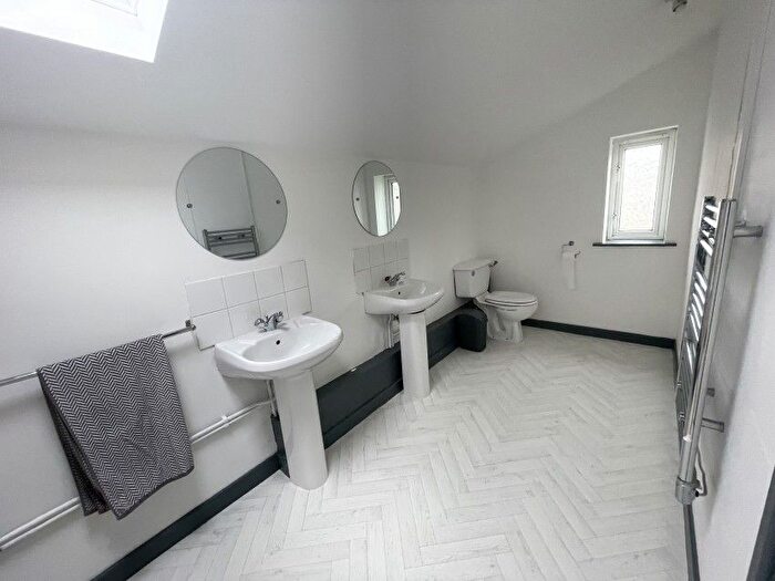 6 Bedroom Flat To Rent In Francis Street, Swansea, SA1