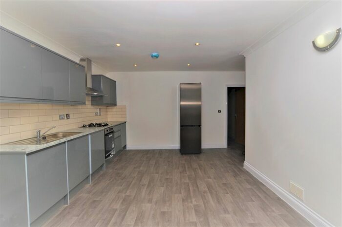 1 Bedroom Flat To Rent In Gibbon Road, London, SE15
