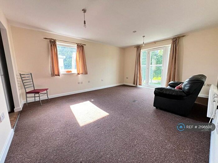 1 Bedroom Flat To Rent In Chamberlain Close, Ilford, IG1