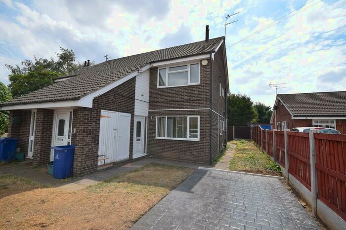 2 Bedroom Flat To Rent In Kirkhill Close, Armthorpe, Doncaster, DN3