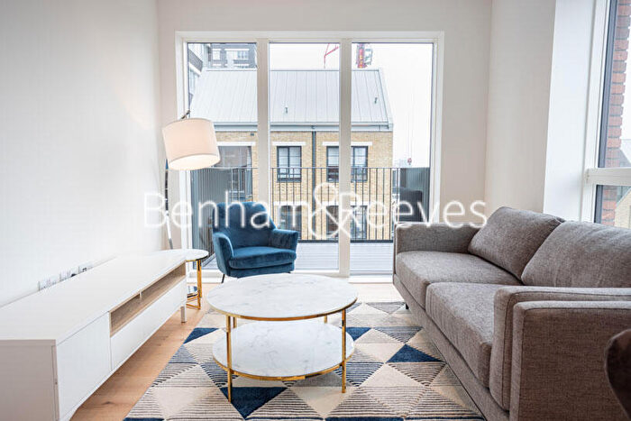 1 Bedroom Apartment To Rent In GoodLuck Hope Walk, Canning Town, E14