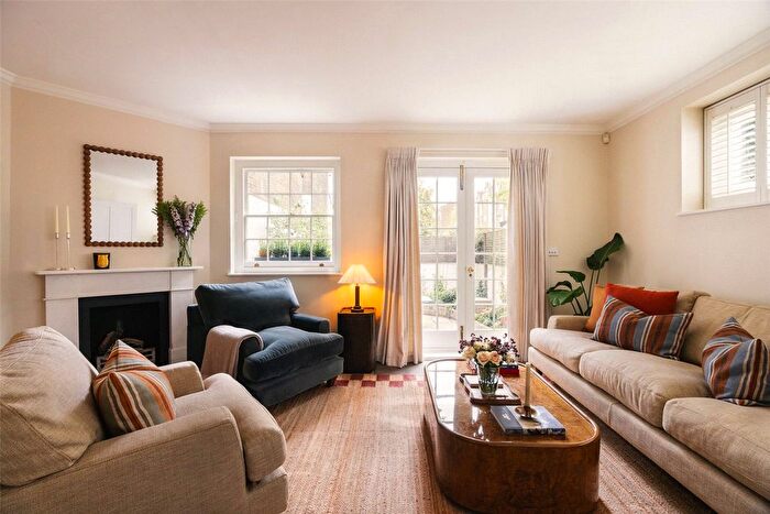 3 Bedroom End Of Terrace House To Rent In Victoria Grove Mews, Notting Hill, London, W2