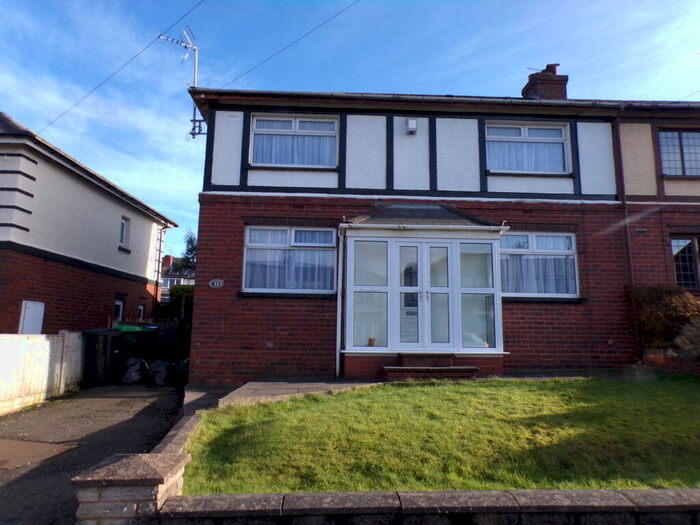3 Bedroom Semi-Detached House To Rent In Abbey Crescent, Oldbury, B68