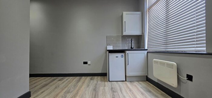 Studio To Rent In Evering Road, London, E5