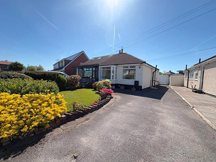 2 Bedroom Semi-Detached Bungalow For Sale In Dodds Lane, Maghull, L31
