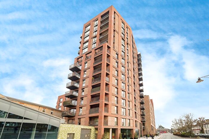 2 Bedroom Apartment To Rent In Cornwell House, East Ham, E6