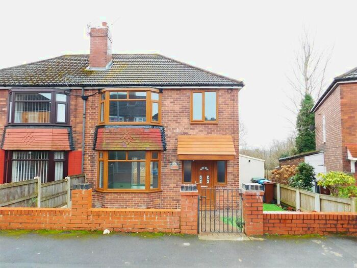 3 Bedroom Semi-Detached House To Rent In Alan Avenue, Failsworth, Manchester M35