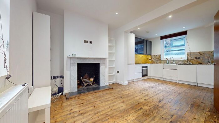 2 Bedroom Flat To Rent In London, NW3