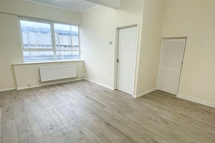 2 Bedroom Apartment To Rent In Greyfriars, Bedford, Bedfordshire, MK40
